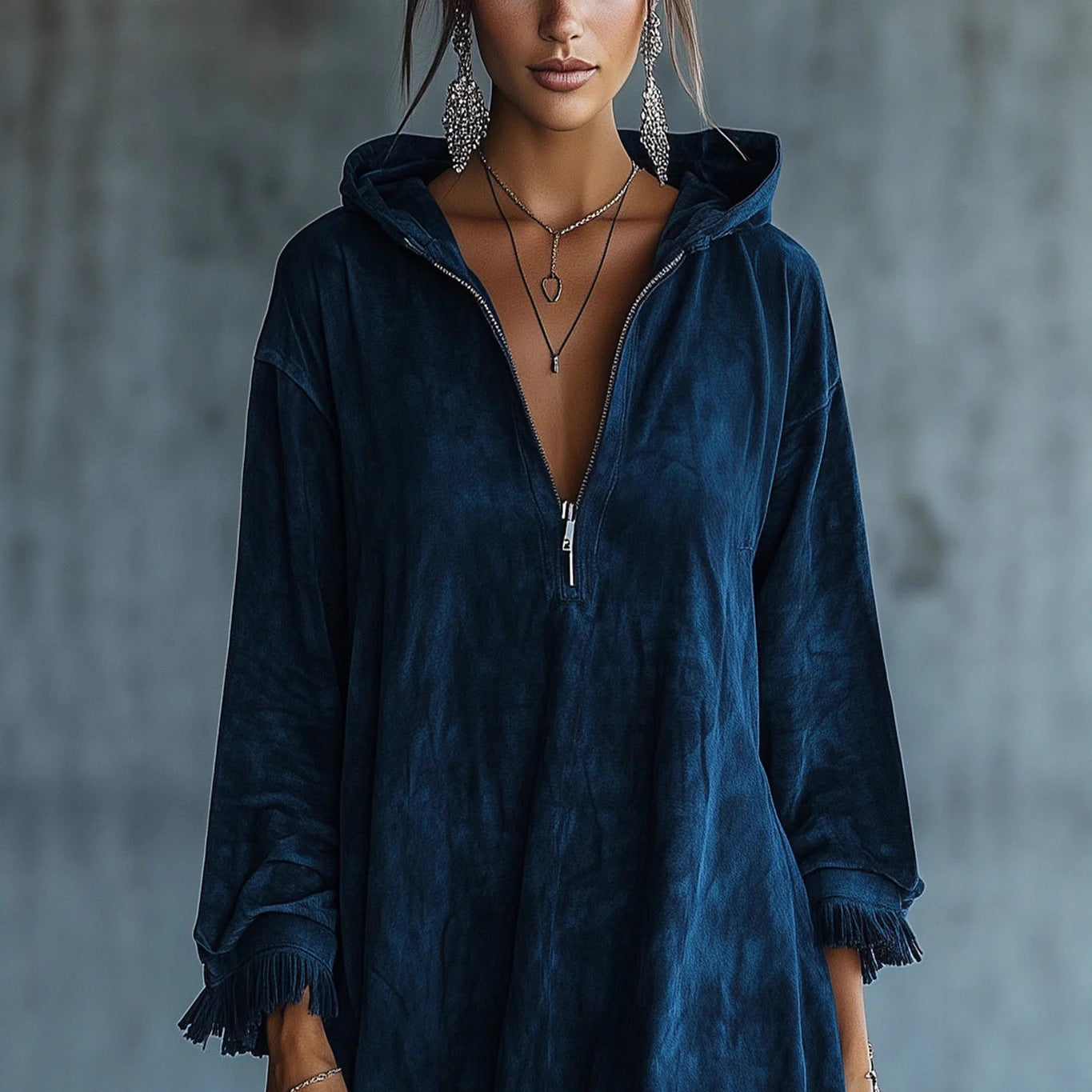 Vestido folgado de manga comprida com capuz