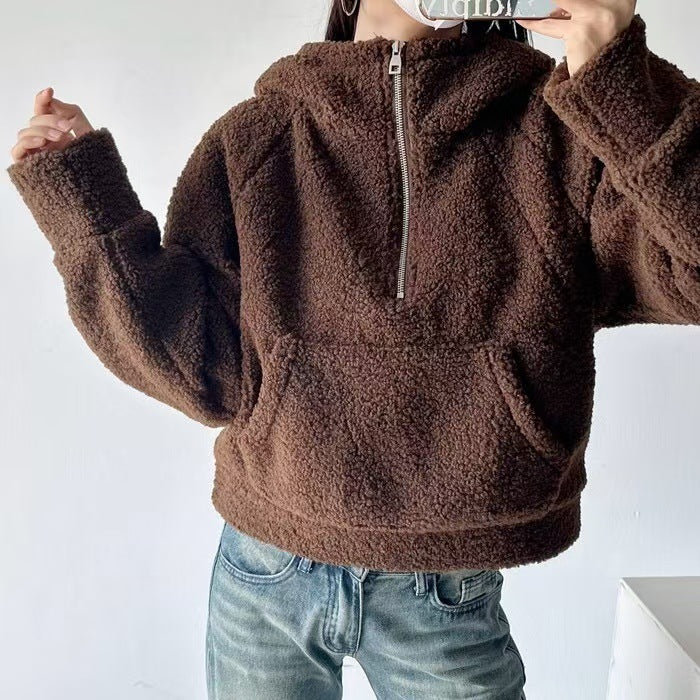 Camisola com capuz e meio zíper